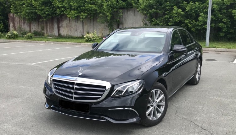 Mercedes-Benz E Mercedes-Benz E