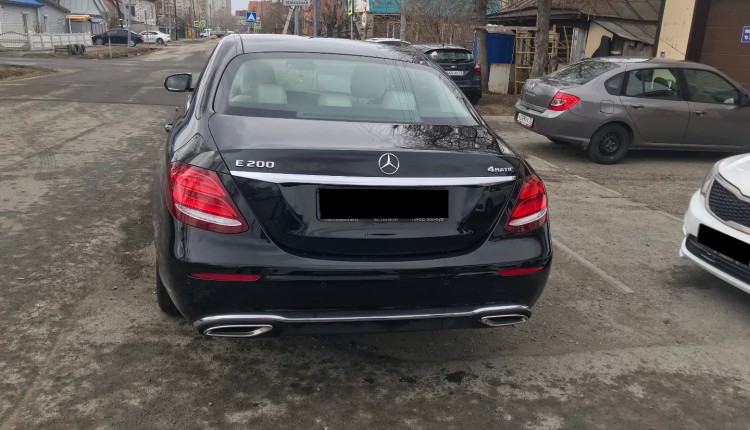 Mercedes-Benz E Mercedes-Benz E